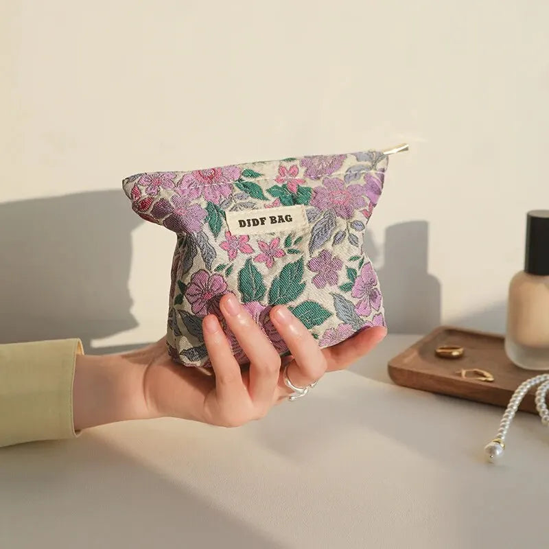 Chic Soft Girl Floral Mini Makeup Bag - Aesthetic Y2K Style for Trendy Looks and Essentials