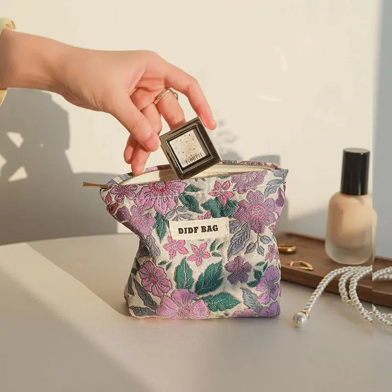 Chic Soft Girl Floral Mini Makeup Bag - Aesthetic Y2K Style for Trendy Looks and Essentials