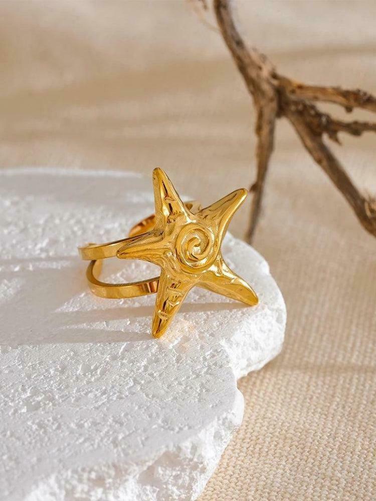 Glamorous Gold Starfish Ring - Y2K-Inspired Statement Jewelry for Unique Style Lovers