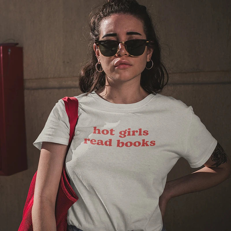 Hot Girls Read Books Y2K Graphic Tee - Trendy Mexico Baby Tee for Stylish Book Lovers