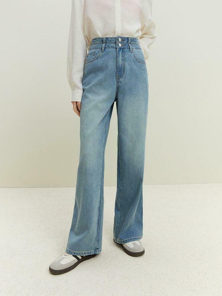 Trendy Double Buttoned Light Washed Baggy Jeans for Y2K Fashion Enthusiasts