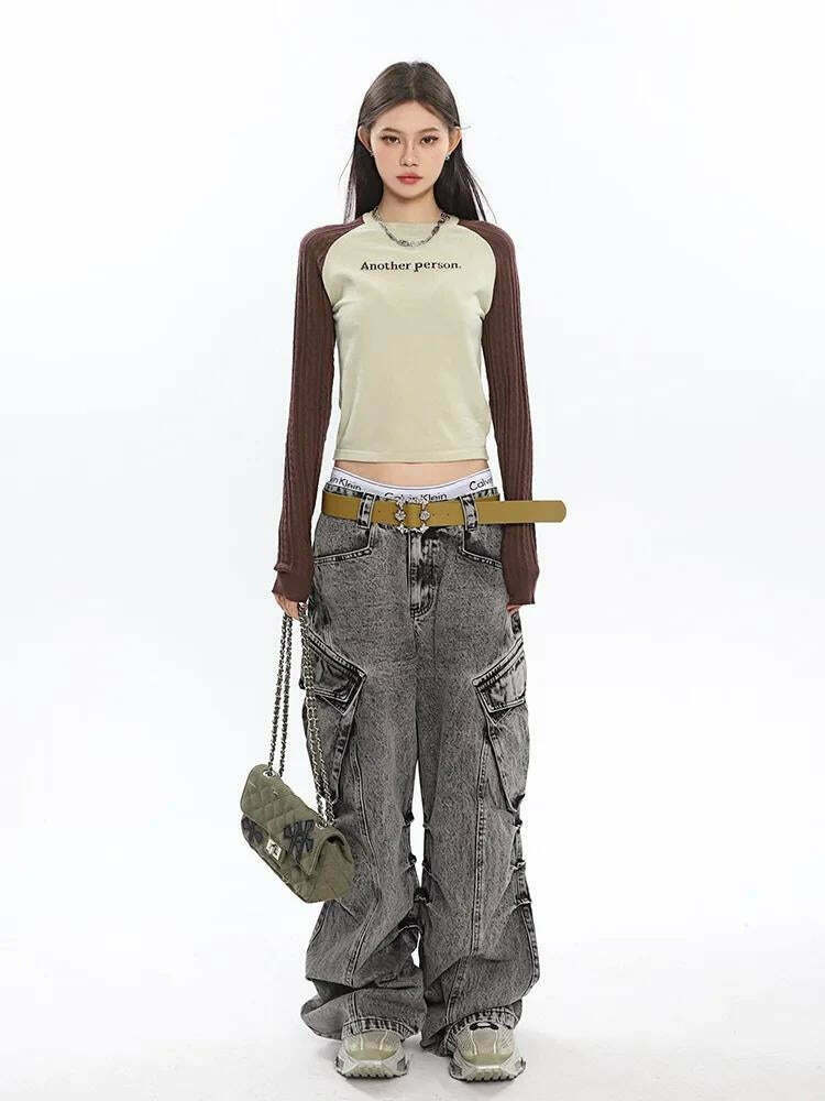 Trendy Y2K Distressed Cargo Jeans with Big Pockets for a Stylish Baggy Look